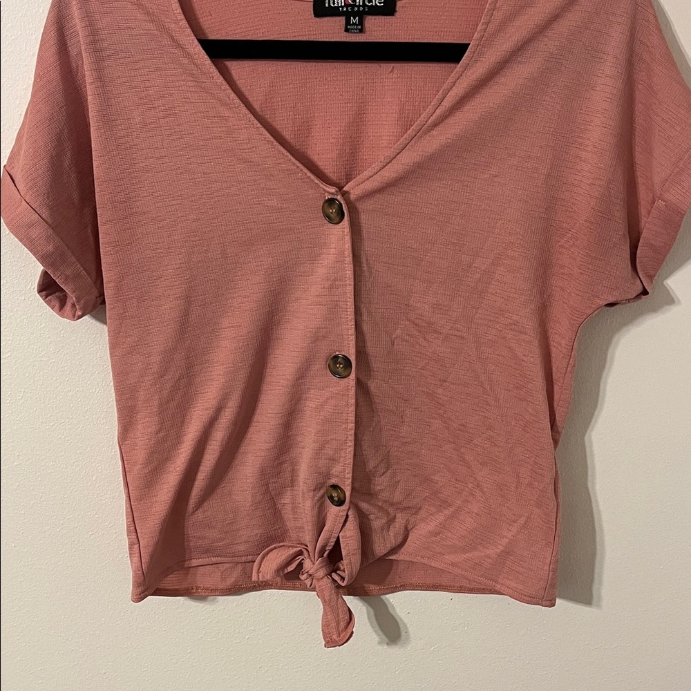 🛍️3/$10 Pink Cuffed Sleeve Crop Button Down - Picture 3 of 6